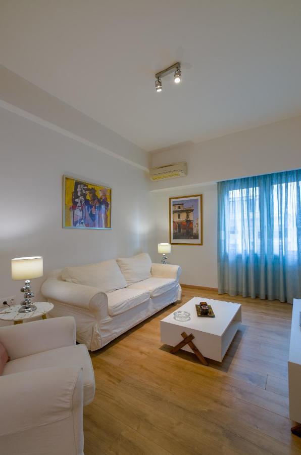 1bd Close To Metro Station Ampelokipoi * Athens