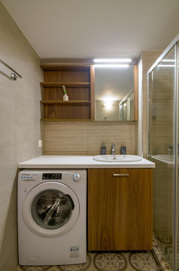 1bd Close To Metro Station Ampelokipoi Apartment Athens