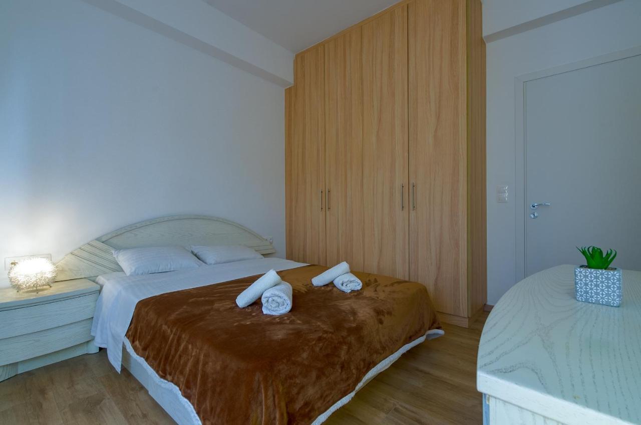 1bd Close To Metro Station Ampelokipoi