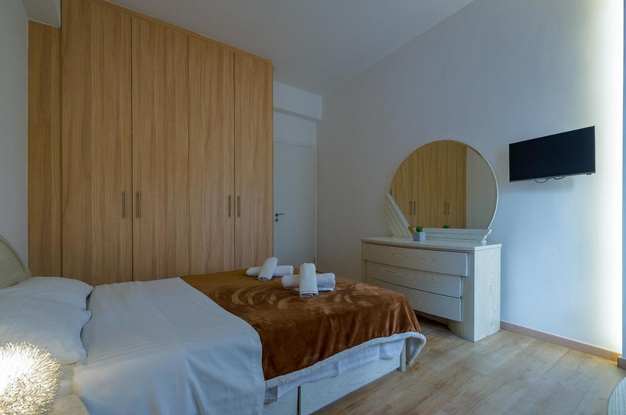 1bd Close To Metro Station Ampelokipoi Apartment Athens